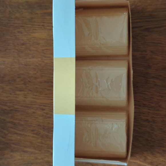 Russell & Co.: Honey & Orange Blossom, Vegetable Soaps - Picture 2 of 4